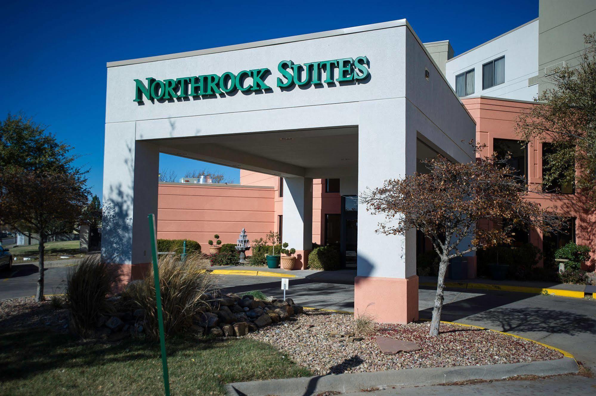 Comfort Inn & Suites Wichita Exterior foto