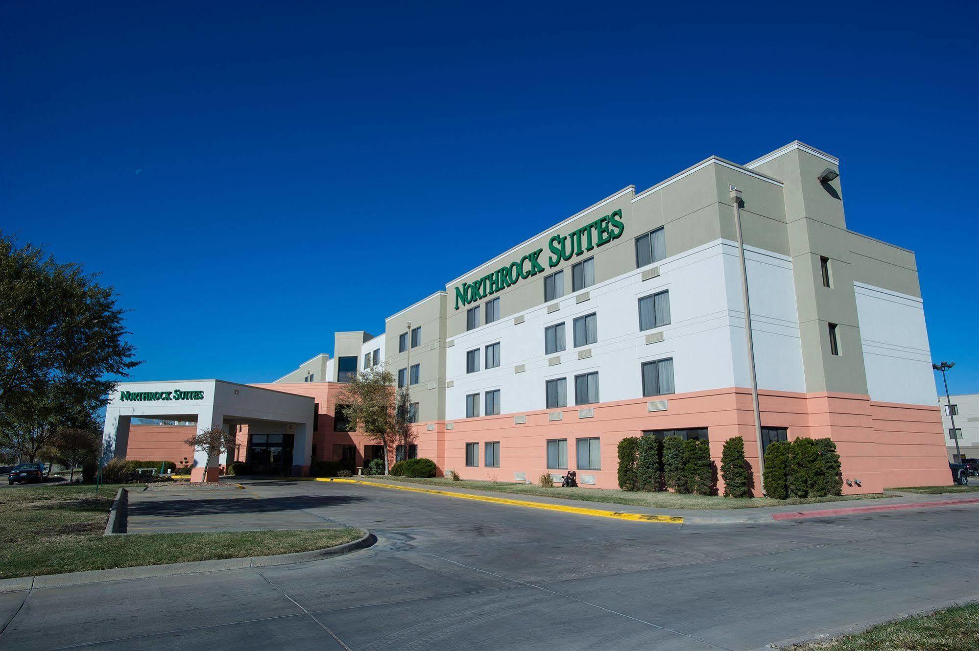 Comfort Inn & Suites Wichita Exterior foto
