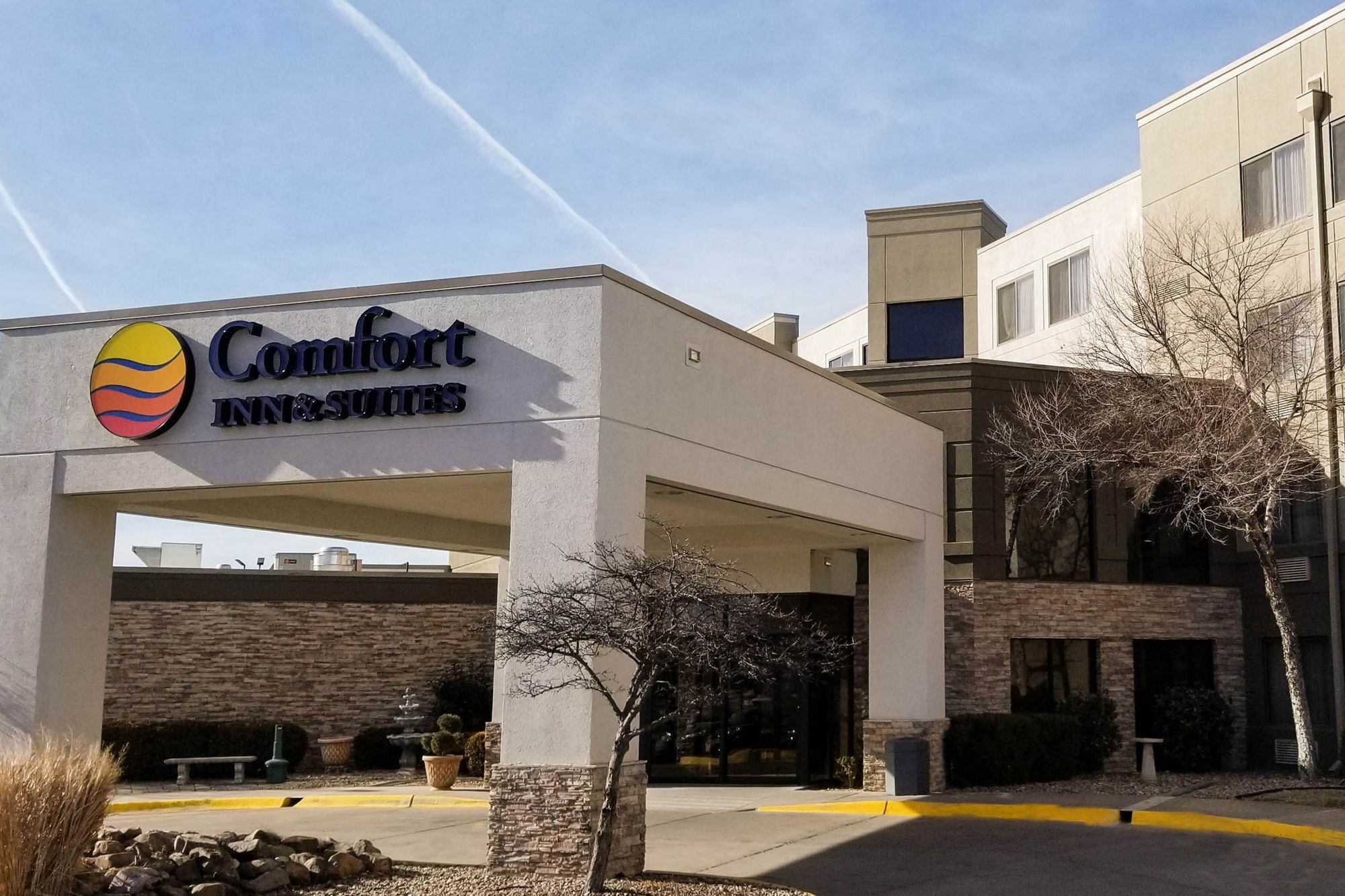 Comfort Inn & Suites Wichita Exterior foto